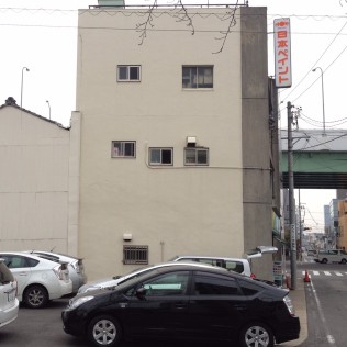 BEFORE ビルの壁画 施工前